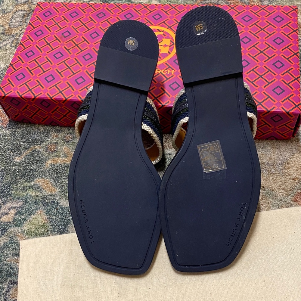 Tory Burch Flat Jessa Thong Sandal NIB Size 5 Perfect Navy Calf Leather - Picture 4 of 9